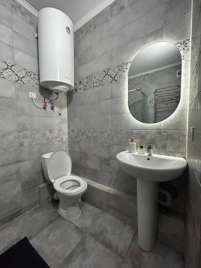 Апартаменти В Центрі Жк Над Бугом Khmelʼnytsʼkyy Exterior foto